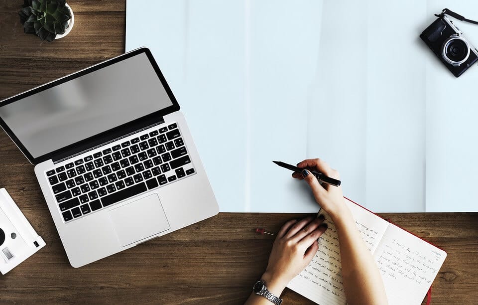 Você tem mapeado os processos comerciais da sua empresa? Você pode estar perdendo tempo com a falta de processos claros e definidos 9 Você tem mapeado os processos comerciais da sua empresa? Você pode estar perdendo tempo com a falta de processos claros e definidos
